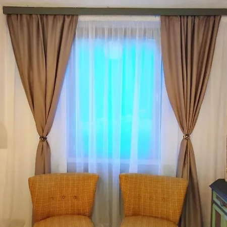 Haus An Der Mosel בית הארחה 3*